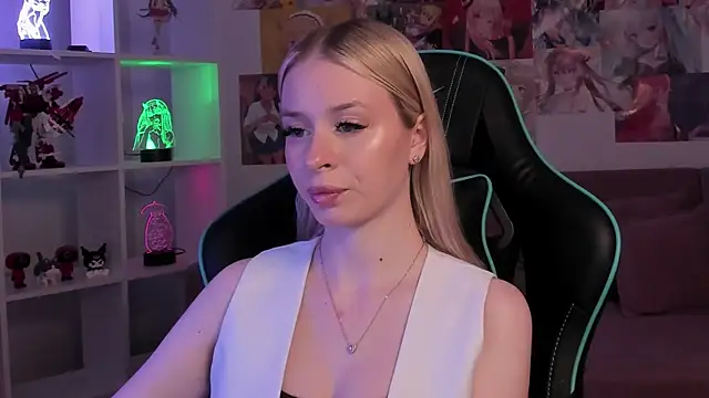 Snapshot of MiaGraces chatting on 11-13-25, 05:23 MiaGraces online show from 11-13-25, 05:23