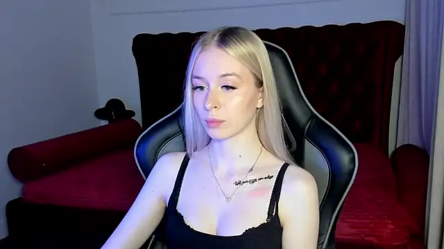 Snapshot of MiaGraces chatting on 11-28-25, 05:21 MiaGraces online show from 11-28-25, 05:21