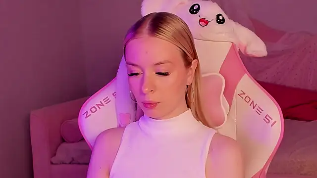 Snapshot of MiaGraces chatting on 11-29-25, 05:21 MiaGraces online show from 11-29-25, 05:21