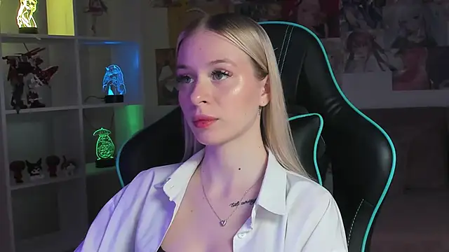 Snapshot of MiaGraces chatting on 12-02-25, 05:30 MiaGraces online show from 12-02-25, 05:30