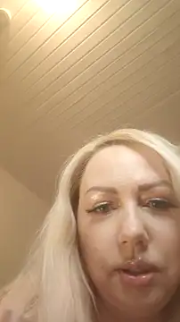 Snapshot of MarinaMargo chatting on 11-14-25, 10:29 MarinaMargo online show from 11-14-25, 10:29