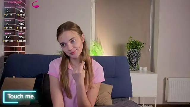 MarryLuz online show from 11-17-25, 07:30