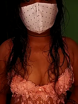 Snapshot of Mona_darling21 chatting on 10-10-25, 05:17 Mona darling21 online show from 10-10-25, 05:17