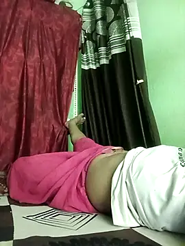 Snapshot of Mona_darling21 chatting on 10-14-25, 07:25 Mona darling21 online show from 10-14-25, 07:25