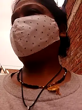 Snapshot of Mona_darling21 chatting on 10-29-25, 05:20 Mona darling21 online show from 10-29-25, 05:20