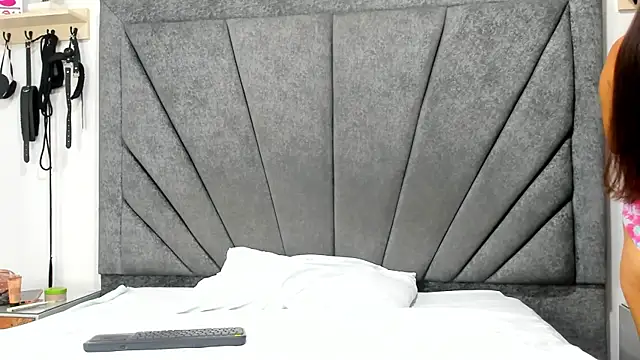 SeleneAndDorian online show from 11-18-25, 07:51