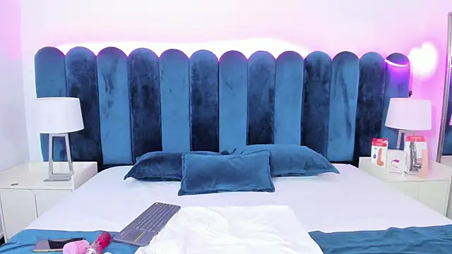 VanessaParis   online show from 11-05-25, 09:26