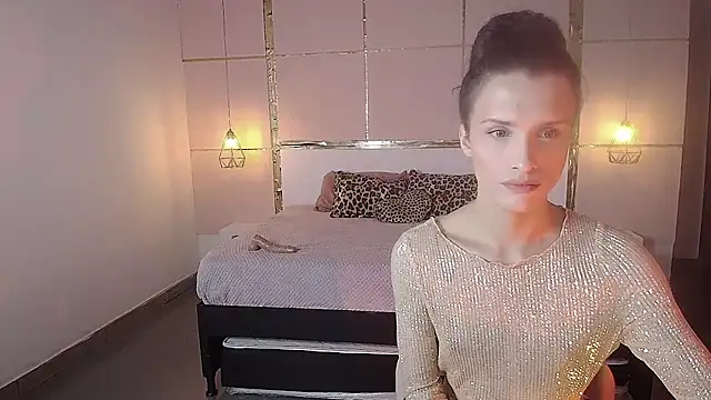 IsabelFernandez online show from 10-21-25, 03:40