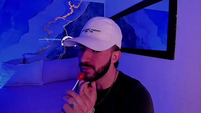 bastian12   online show from 10-05-25, 03:27