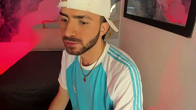bastian12   online show from 10-07-25, 03:25