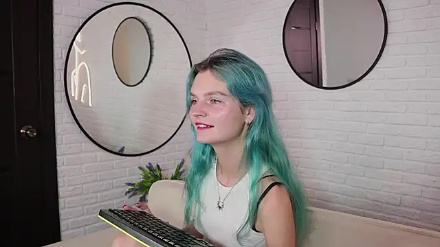 Snapshot of Lika_Sky chatting on 09-28-25, 08:36 Lika Sky online show from 09-28-25, 08:36