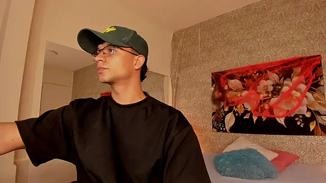 mike wills3 online show from 10-19-25, 03:18