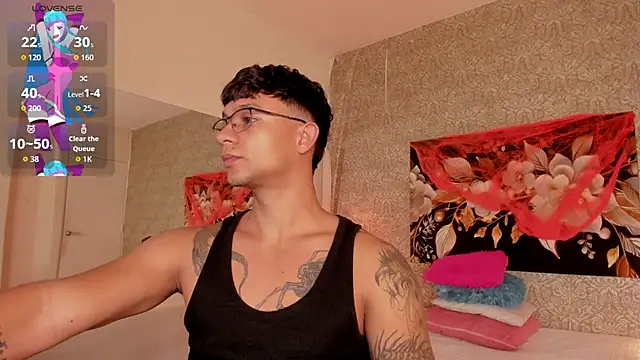 mike wills3 online show from 10-26-25, 01:28