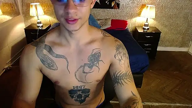 mike wills3 online show from 11-19-25, 01:33