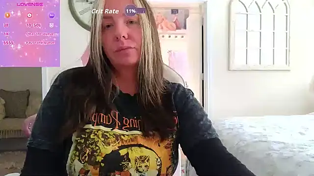 Snapshot of STIFFLERSMOMM chatting on 11-05-25, 04:40 STIFFLERSMOMM online show from 11-05-25, 04:40