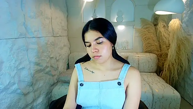 ambarina r online show from 11-18-25, 03:23