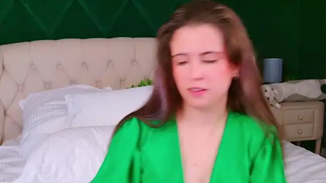 Snapshot of Akira_Halls chatting on 11-20-25, 06:40 Akira Halls online show from 11-20-25, 06:40