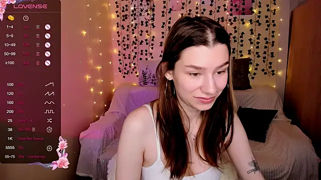 Snapshot of LinaBlossom_ chatting on 11-22-25, 08:24 LinaBlossom online show from 11-22-25, 08:24