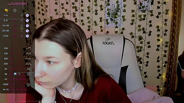 Snapshot of LinaBlossom_ chatting on 02-04-26, 02:39 LinaBlossom online show from 02-04-26, 02:39