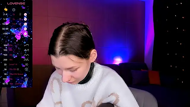 Snapshot of LinaBlossom_ chatting on 02-25-26, 02:10 LinaBlossom online show from 02-25-26, 02:10