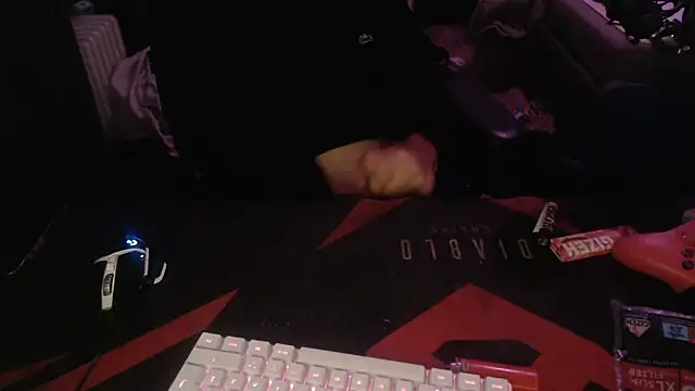 geil20CM2 online show from 11-19-25, 04:07