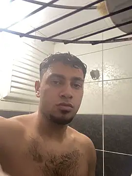 Snapshot of astoperaa chatting on 12-17-25, 08:15 astoperaa online show from 12-17-25, 08:15