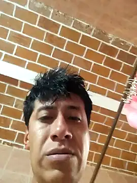 Snapshot of Carlos27hot chatting on 11-14-25, 09:24 Carlos27hot online show from 11-14-25, 09:24