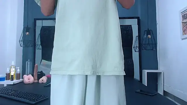 Daniel delux  online show from 10-16-25, 12:06