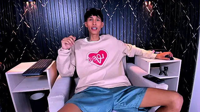 Daniel delux  online show from 10-22-25, 04:02