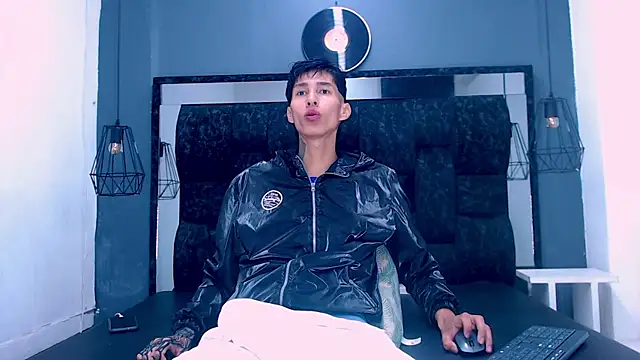 Daniel delux  online show from 11-16-25, 12:33