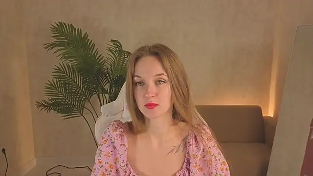 Snapshot of kianawhite chatting on 10-21-25, 03:40 kianawhite online show from 10-21-25, 03:40