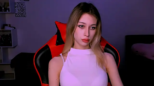 Lori lolii online show from 10-17-25, 05:59