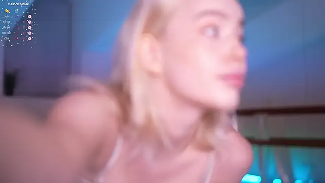 Snapshot of mother__of__dragons chatting on 09-30-25, 09:31 mother of dragons online show from 09-30-25, 09:31