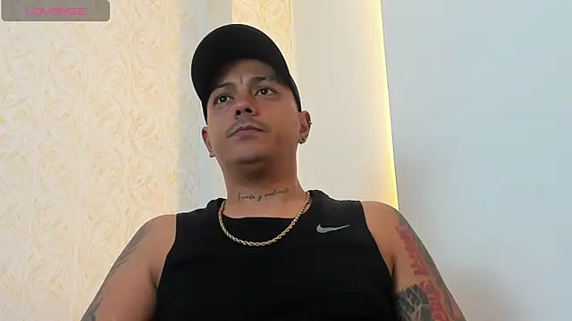 MaximoHall86 online show from 10-11-25, 12:15