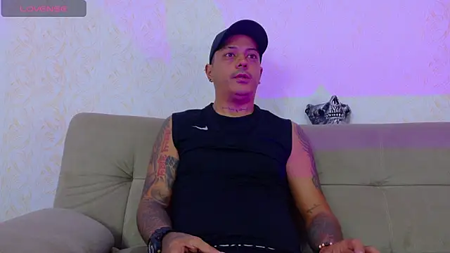 MaximoHall86 online show from 11-01-25, 11:56