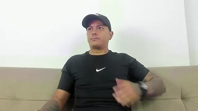 MaximoHall86 online show from 11-10-25, 12:59