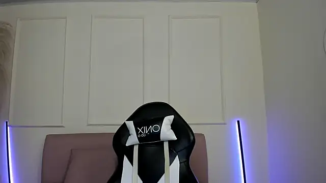 emiilyy cute online show from 09-24-25, 12:08