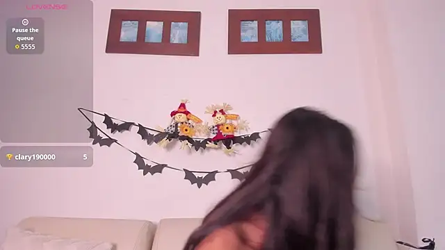 jazmin aladdin online show from 10-08-25, 10:40