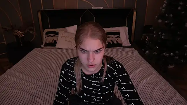 Snapshot of AlinaLiii chatting on 01-14-26, 06:41 AlinaLiii online show from 01-14-26, 06:41