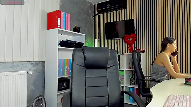 OfficeGirls online show from 04-02-26, 05:32