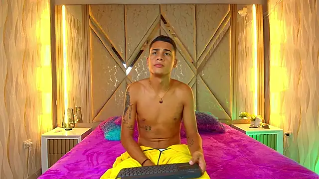 Twink davidxx online show from 09-27-25, 07:41