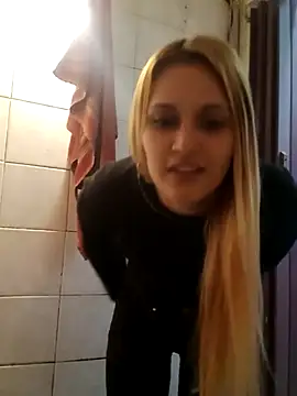 Snapshot of rubikimey chatting on 10-29-25, 03:42 rubikimey online show from 10-29-25, 03:42