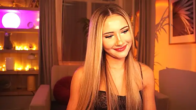 Snapshot of miumiiuu chatting on 11-19-25, 04:07 miumiiuu online show from 11-19-25, 04:07