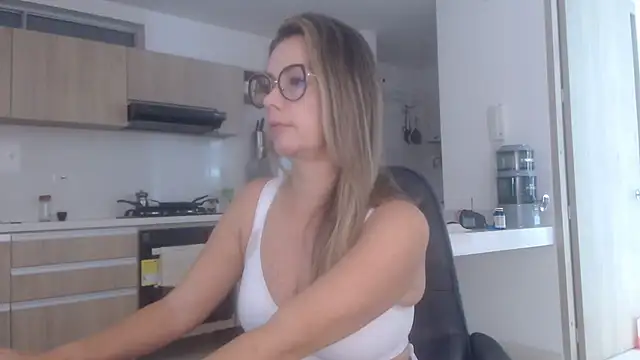 LovePaula online show from 11-07-25, 12:05