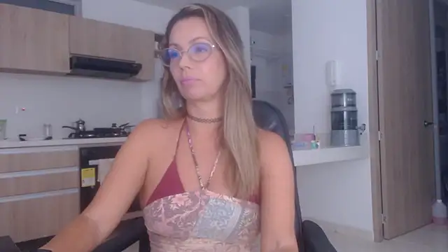 LovePaula online show from 11-22-25, 09:58