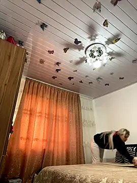 Giullyaxx online show from 11-06-25, 08:59