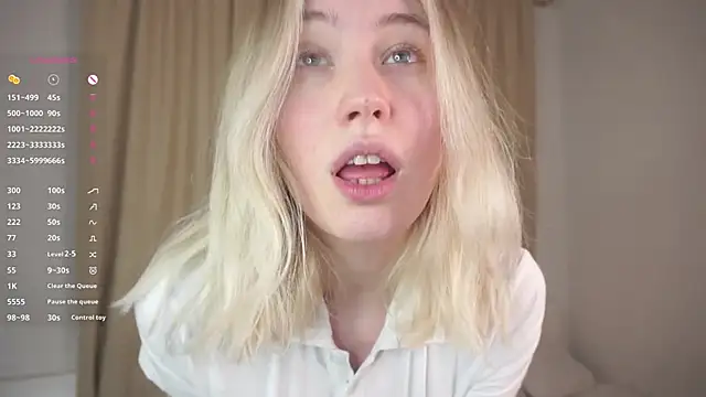 Snapshot of HoneyRay chatting on 11-24-25, 11:54 HoneyRay online show from 11-24-25, 11:54