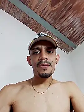 LATINO27CM online show from 10-07-25, 08:06