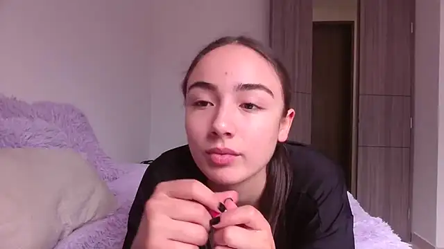 Snapshot of Innerpeace_ chatting on 10-19-25, 07:25 Innerpeace online show from 10-19-25, 07:25