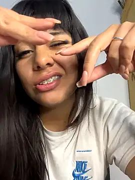 Snapshot of Bulma04 chatting on 10-15-25, 04:51 Bulma04 online show from 10-15-25, 04:51